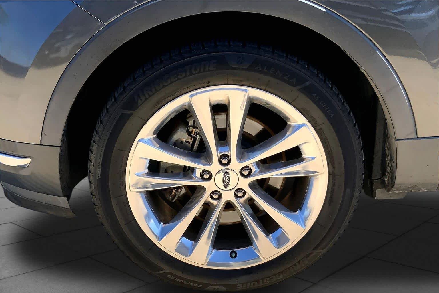Used 2018 Magnetic Metallic Ford Limited image 10