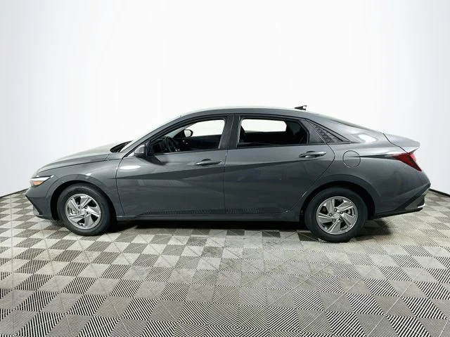 New 2026 Hyundai ELANTRA SE