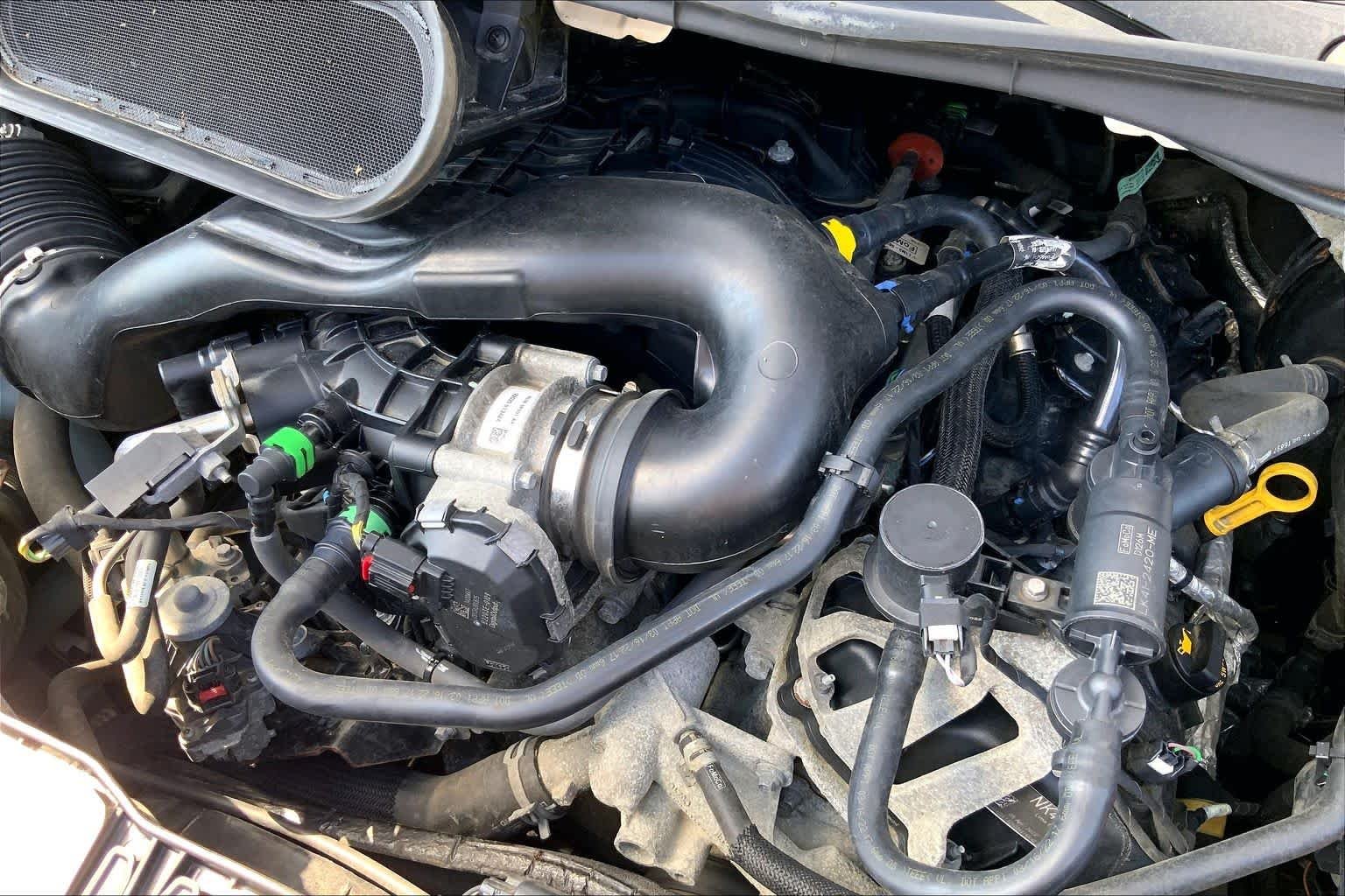 Used 2022 Oxford White Ford XLT image 34
