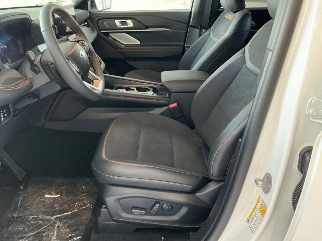New 2026 White Metallic Ford Tremor image 9