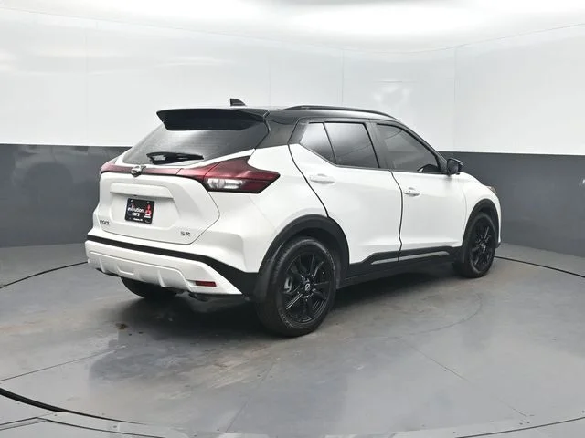 Used 2023 White Nissan SR image 37