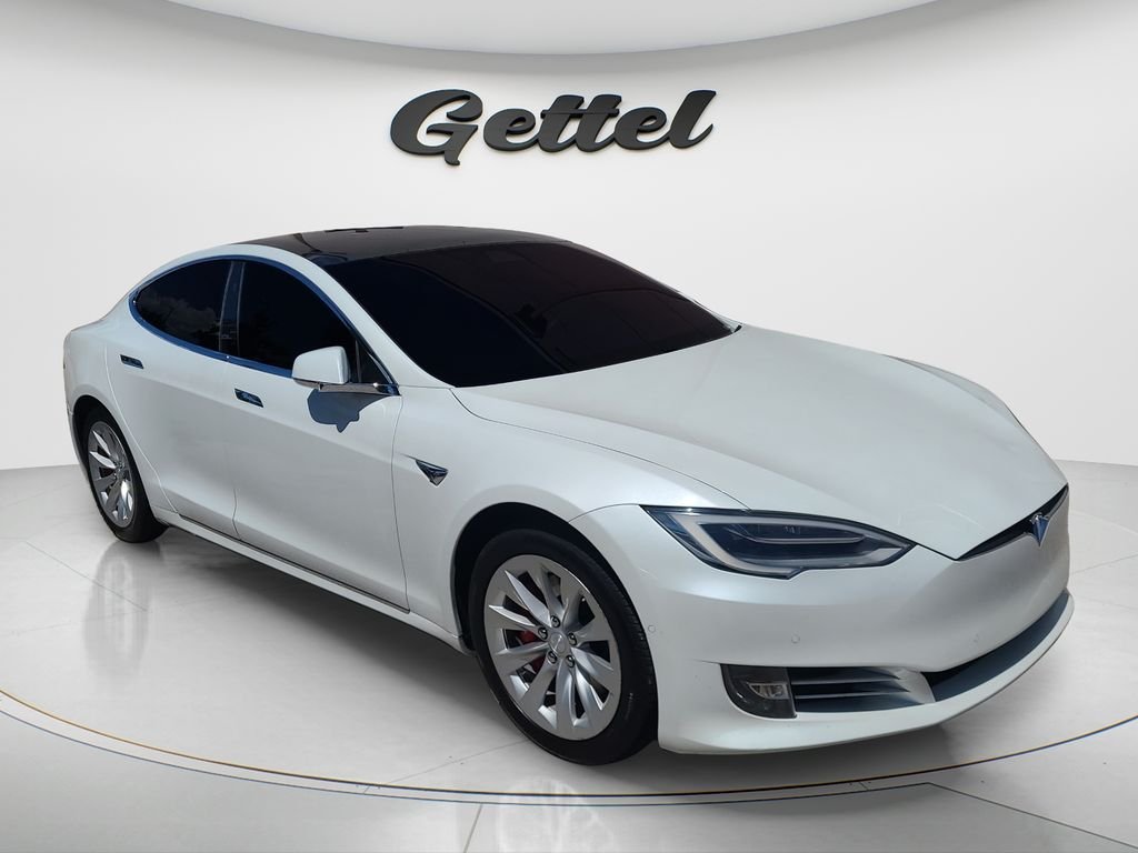 Used 2019  Tesla Performance image 3