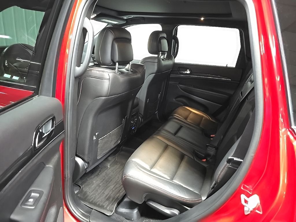 Used 2021 Red Line Jeep Trailhawk image 32