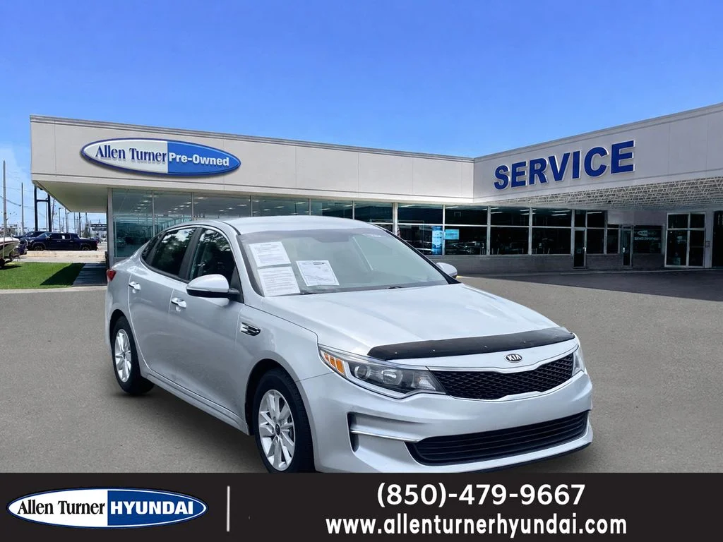 Used 2017 Sparkling Silver Kia LX image 1