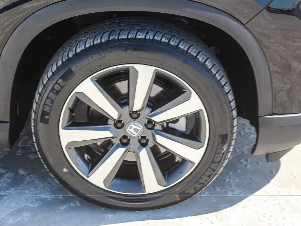 2025 Honda Pilot Touring - Photo 10
