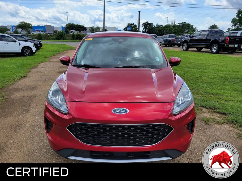 Used 2020 Red Ford SE image 10