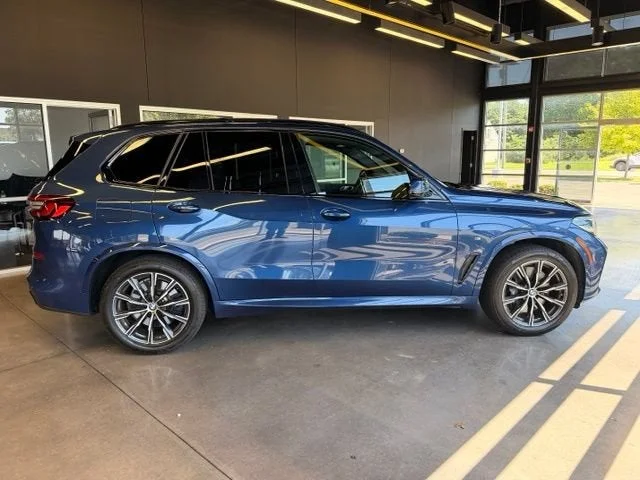 Used 2022 Phytonic Blue Metallic BMW M50i image 6