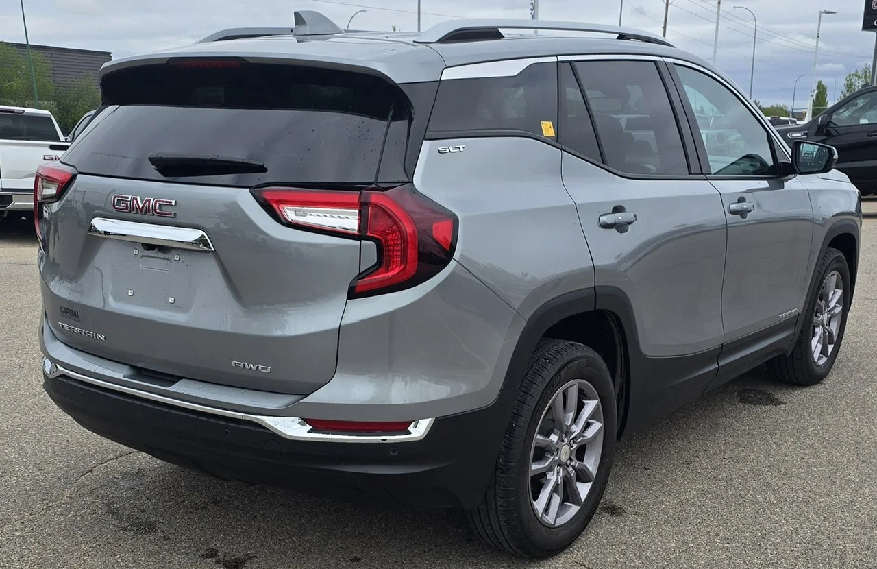 Used 2024 Gray GMC SLT AWD image 5