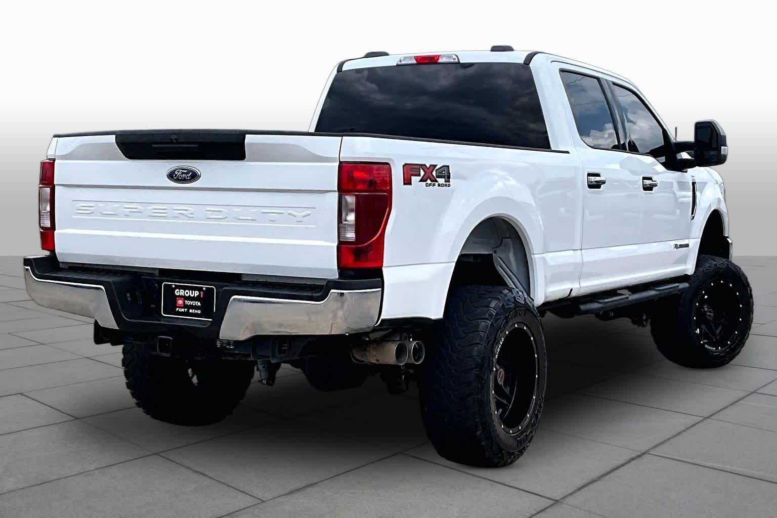 Used 2022 Oxford White Ford XLT image 13