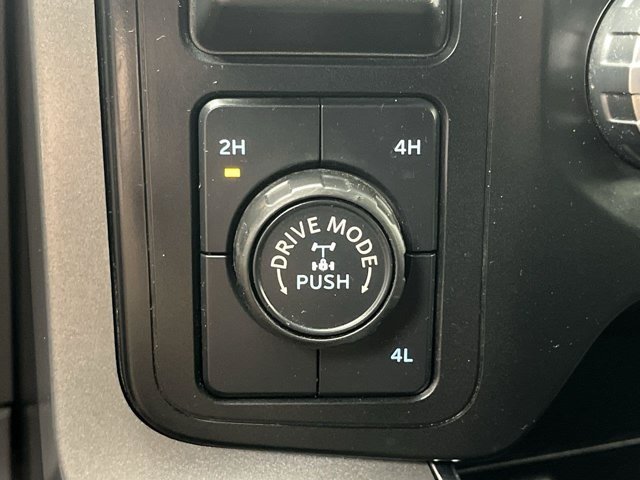 Used 2023 Oxford White Ford XLT image 17