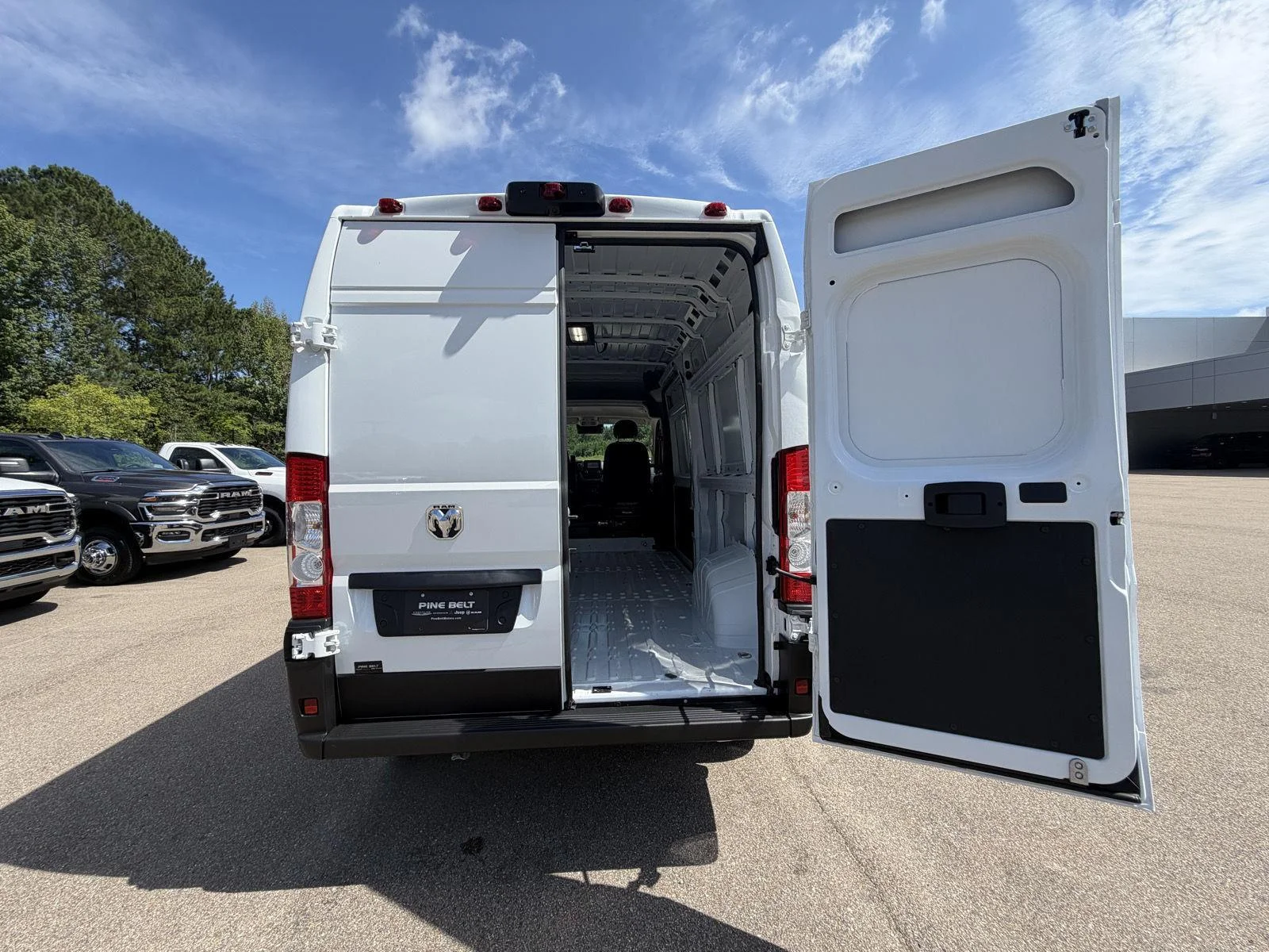 New 2026 Bright White Clear-Coat Exterior Paint RAM Tradesman image 15