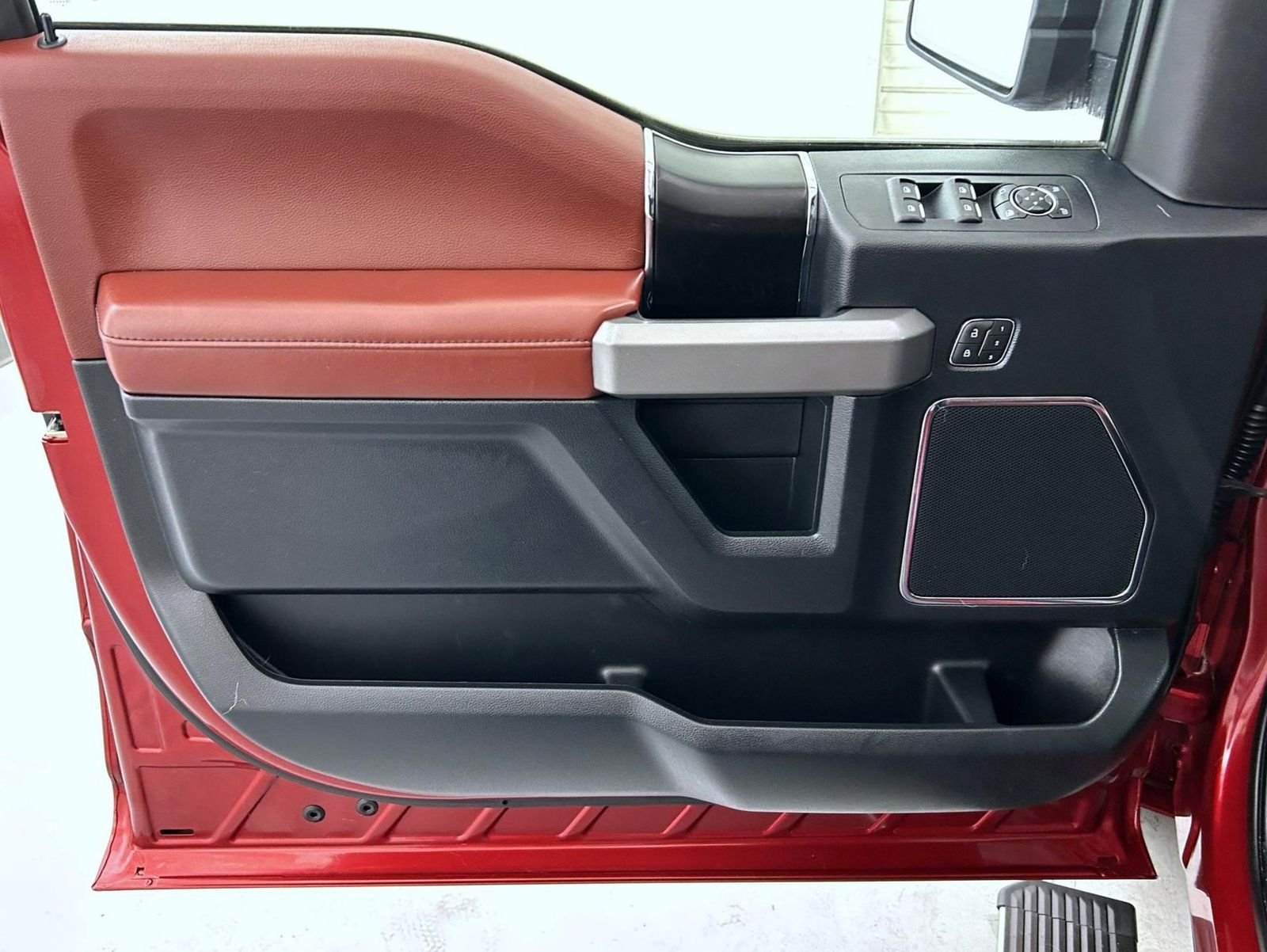 Used 2019 Red Ford Platinum image 10