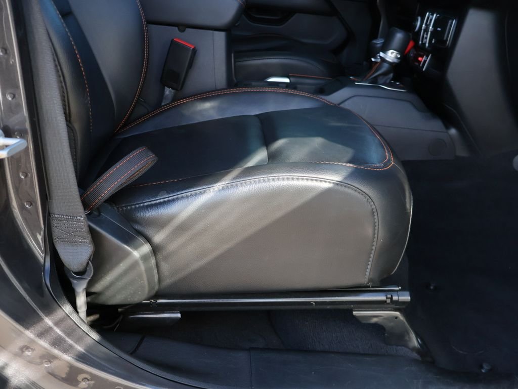 Used 2021 Granite Crystal Metallic Clearcoat Jeep Mojave image 12