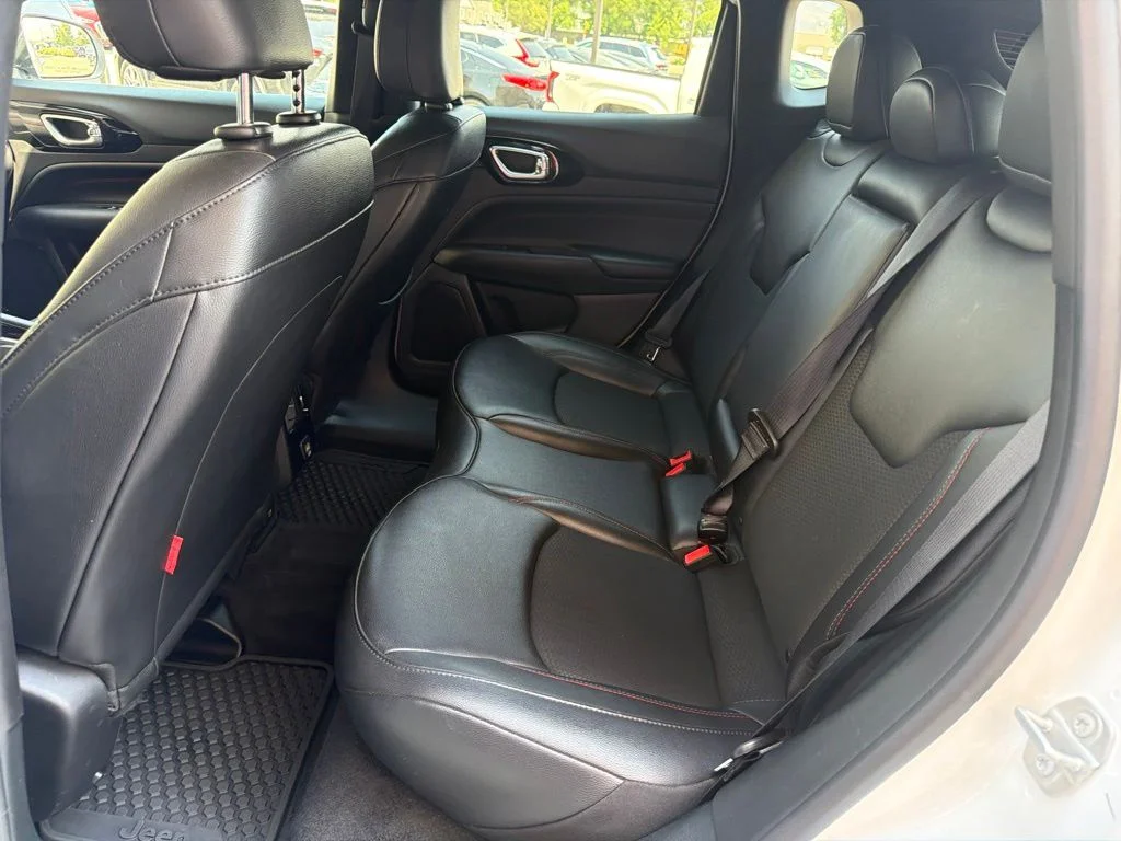 Used 2025 White Jeep Trailhawk image 18