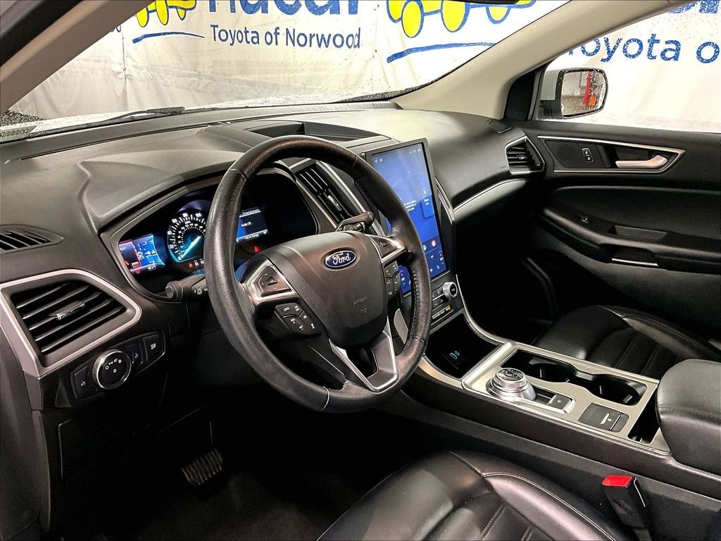 Used 2022 White Ford SEL image 8