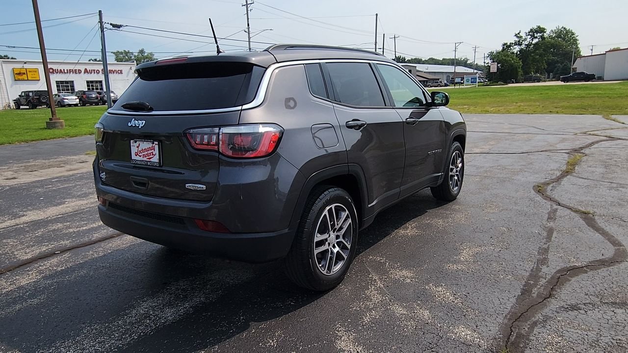 Used 2017 Gray Jeep Latitude image 8