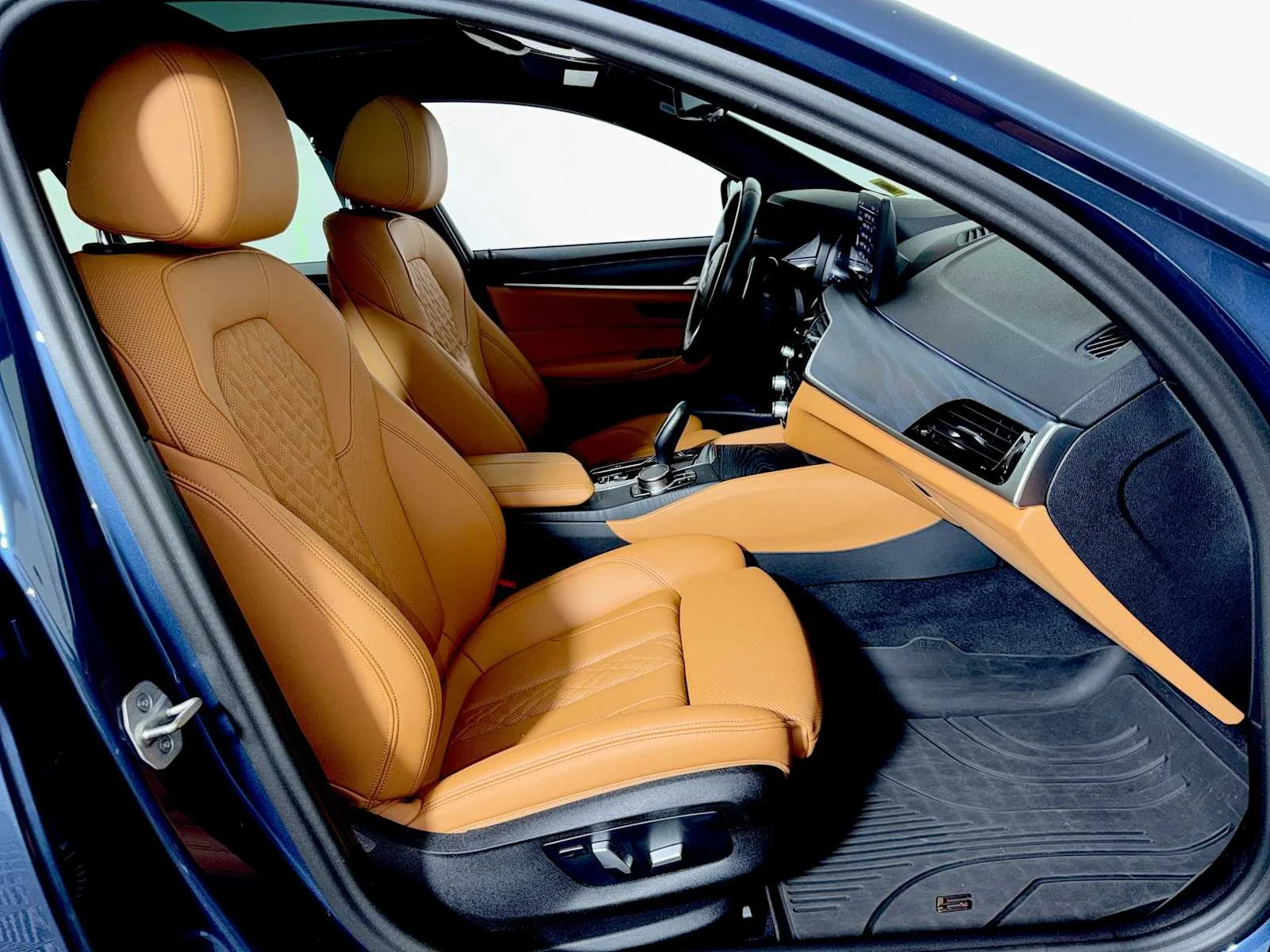 2023 BMW 5 Series 530i - Photo 24