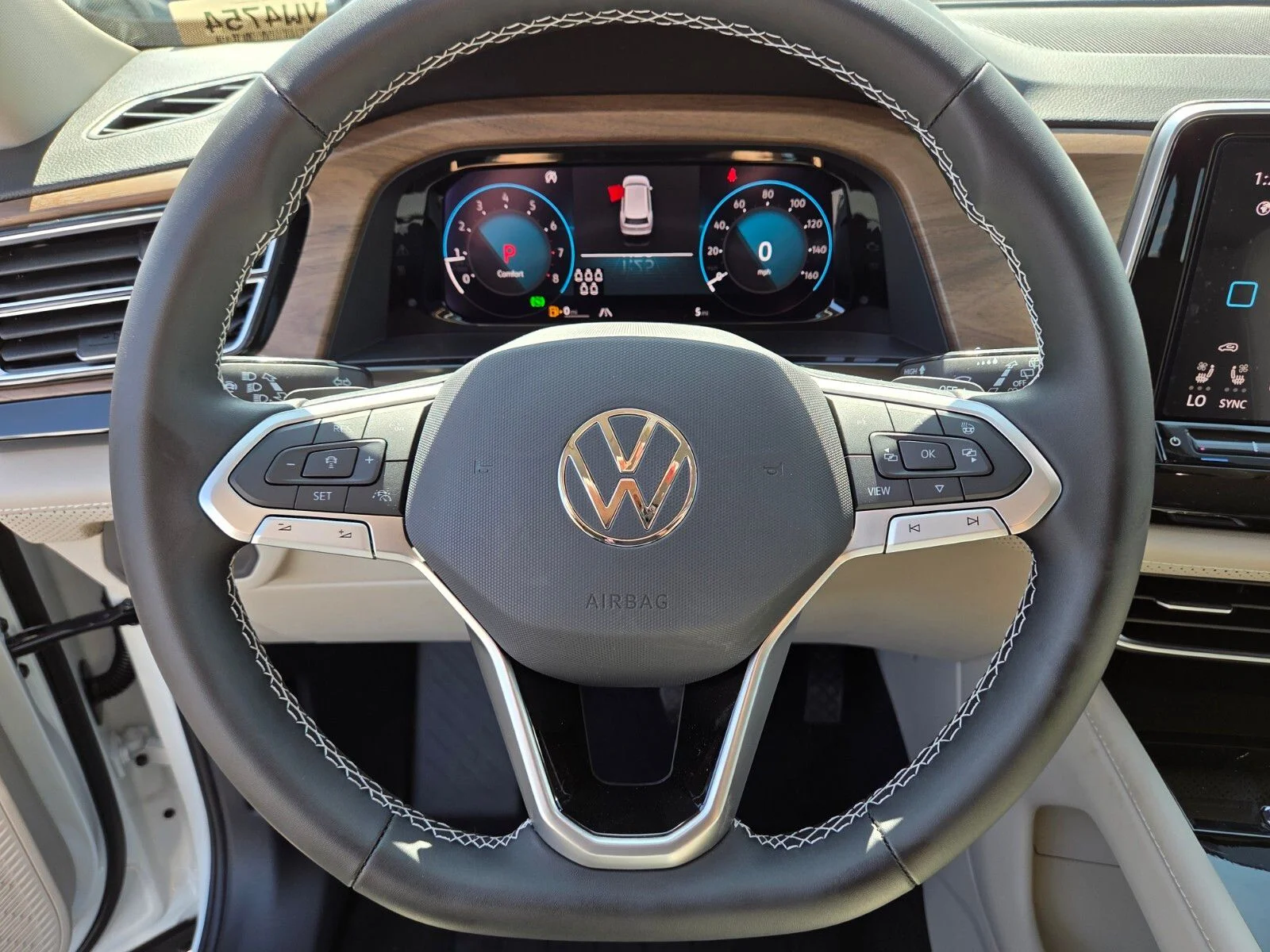 New 2026 White Volkswagen 2.0T SE w/Technology image 11