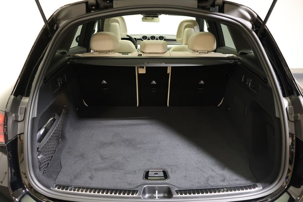 New 2027 Black Mercedes-Benz GLC 300 image 54