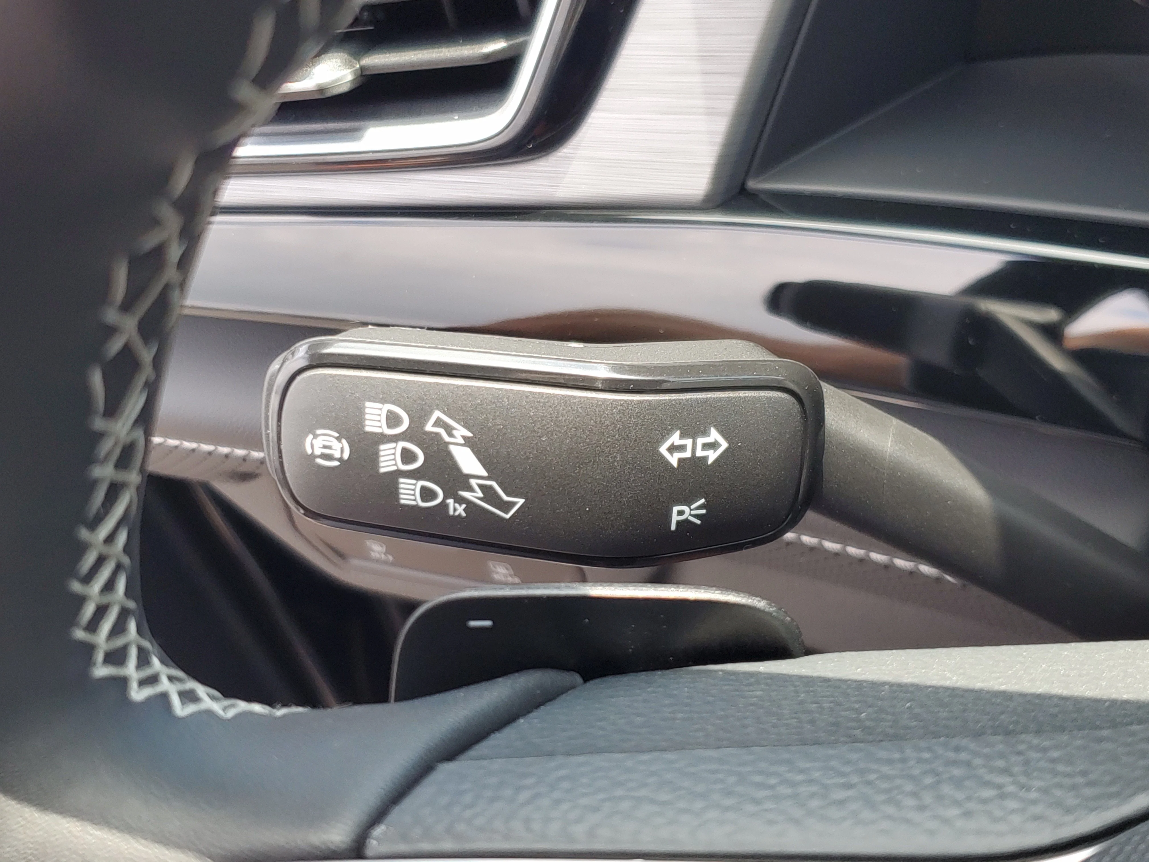 New 2026 Black Volkswagen 2.0T SE w/Technology image 30
