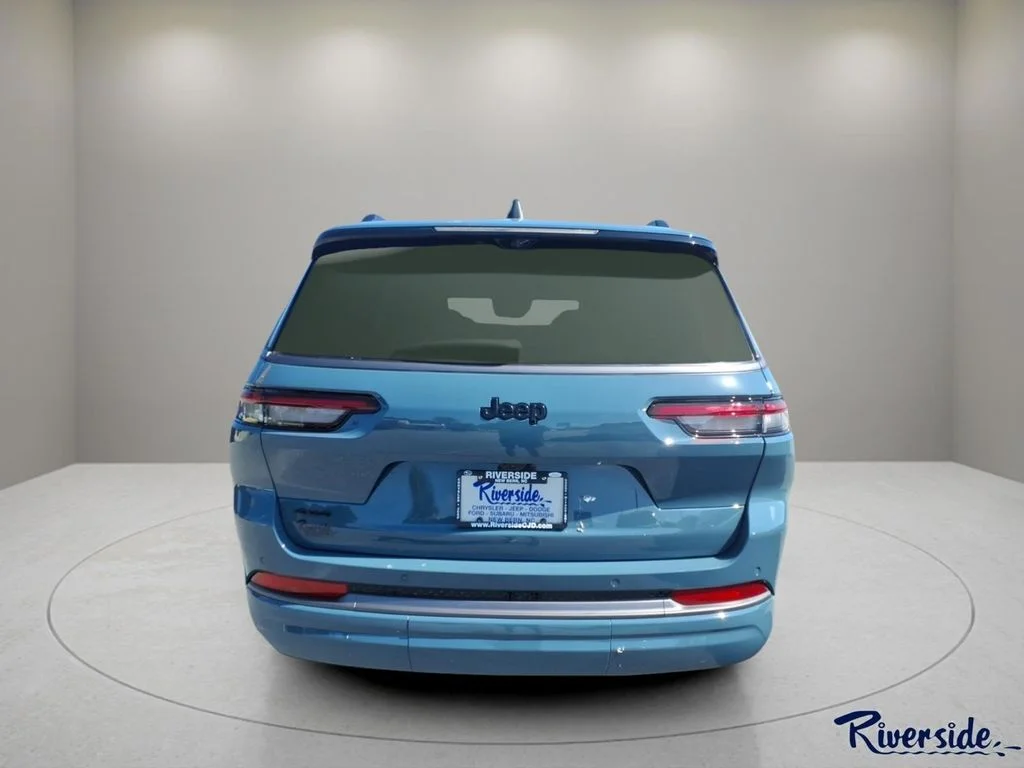 New 2026 Steel Blue Exterior Paint Jeep Limited image 2