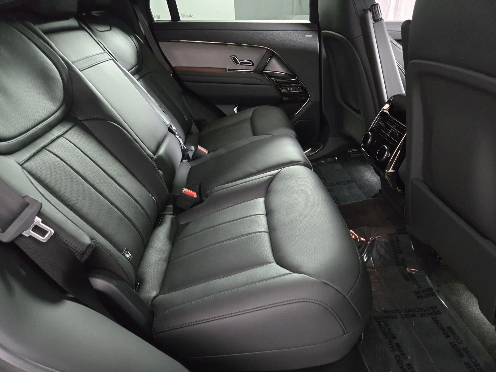 New 2026 Borasco Grey Land Rover Dynamic SE image 18