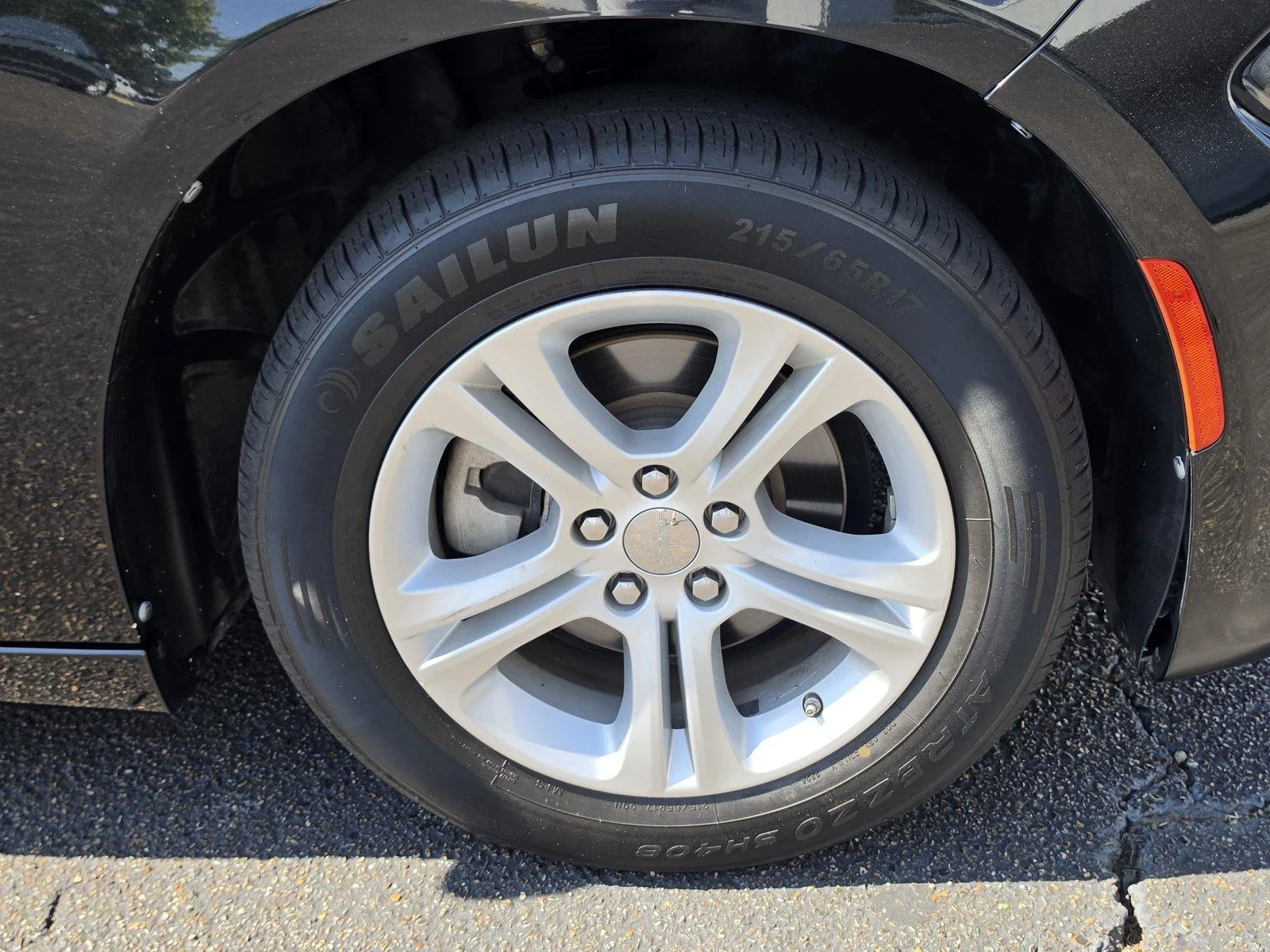 Used 2023  Dodge SXT image 33