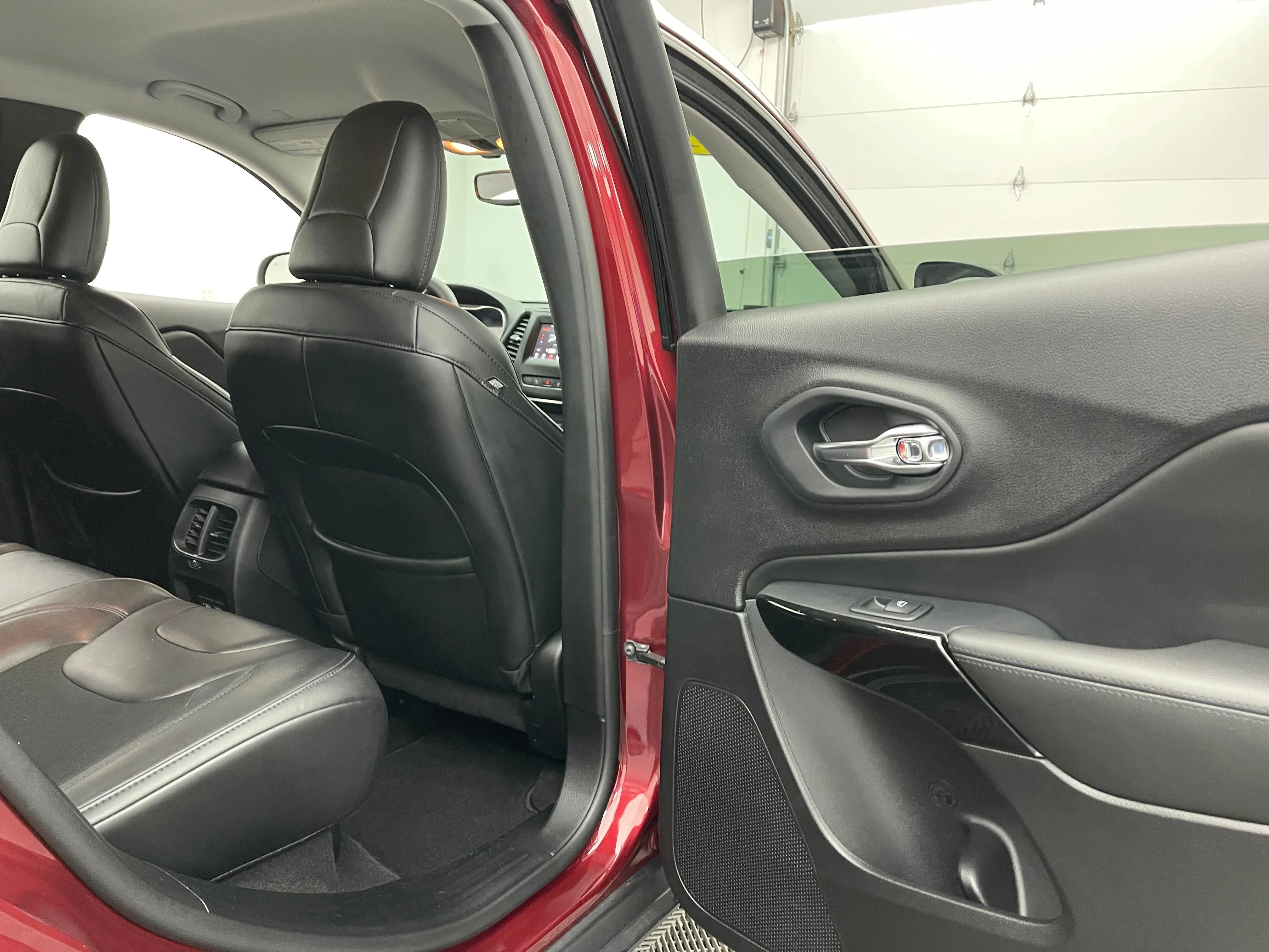 Used 2021 Velvet Red Pearlcoat Jeep Latitude Plus image 33