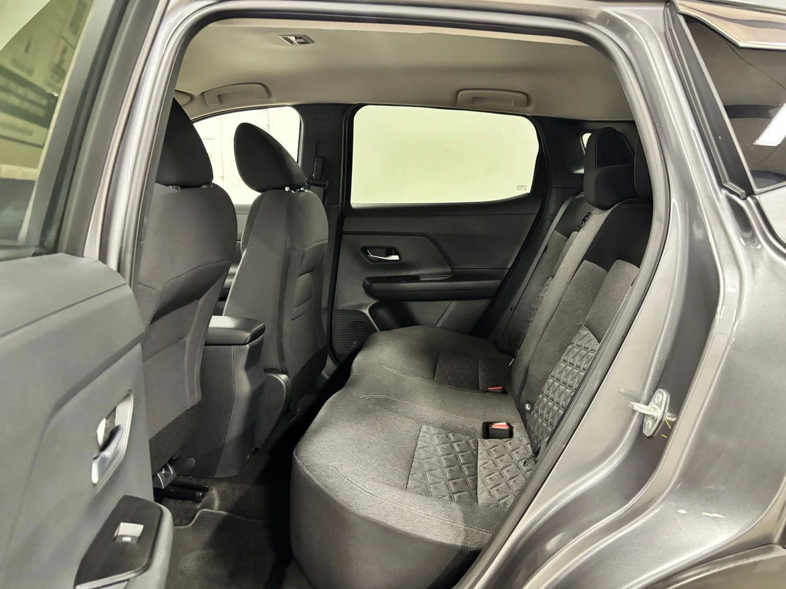 Used 2025 Gray Nissan SV image 19