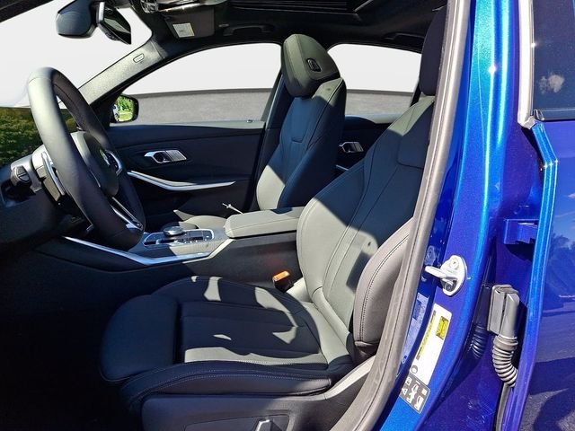 New 2026 Portimao Blue Metallic BMW 330i xDrive image 10