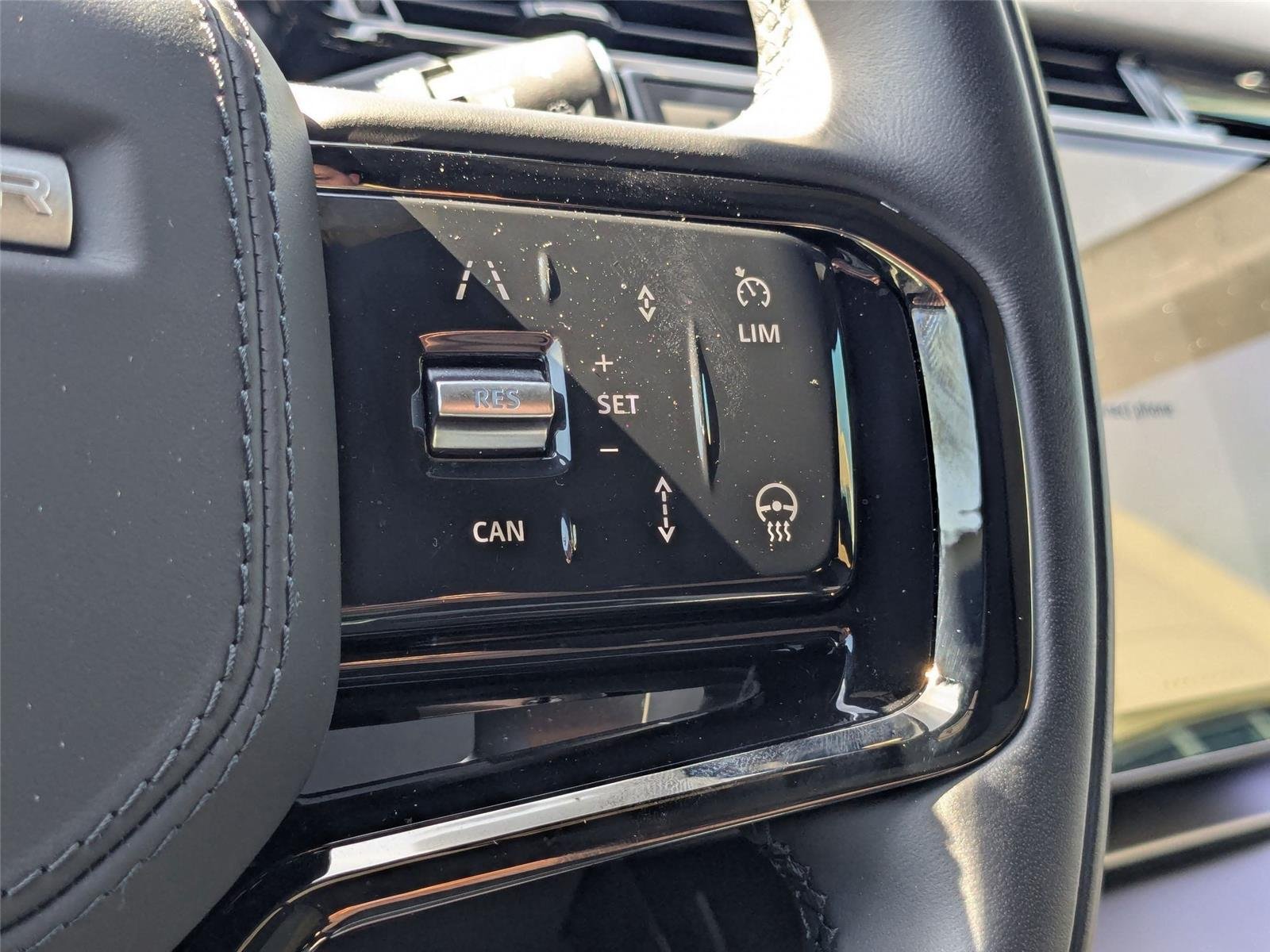 Used 2026 Fuji White Land Rover S image 18