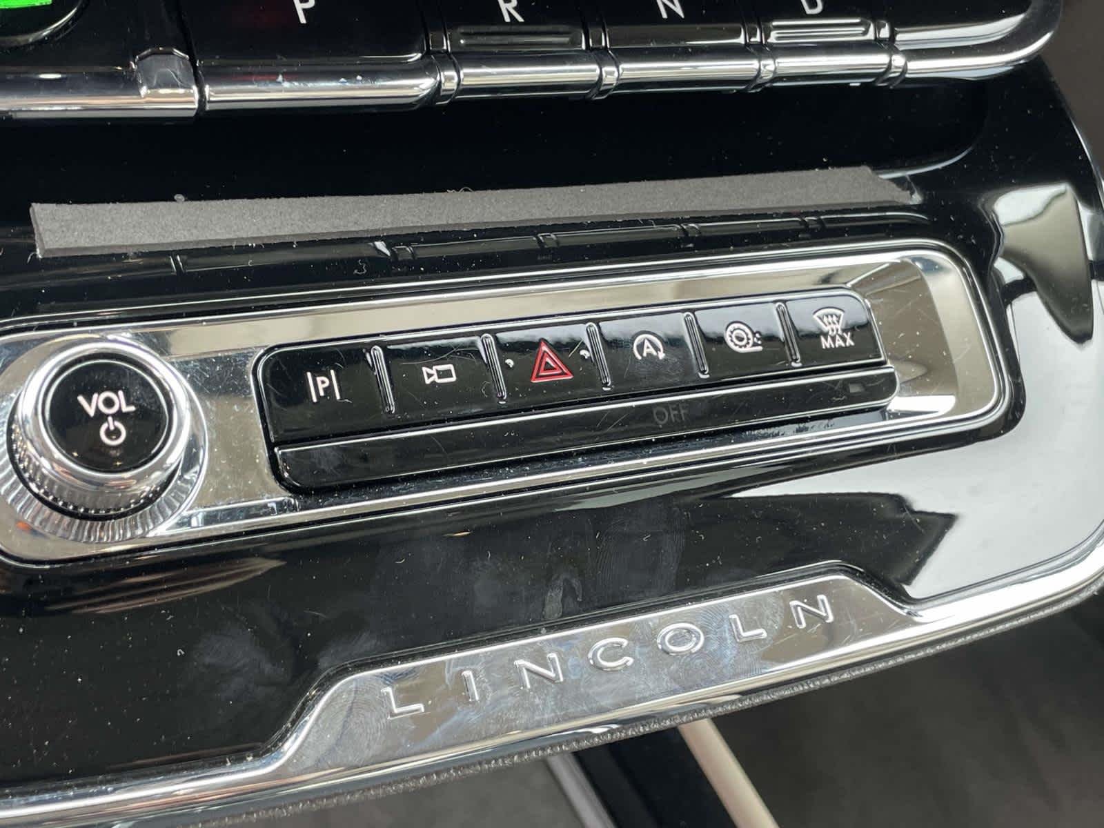 Used 2023 Ceramic Pearl Lincoln Standard image 26
