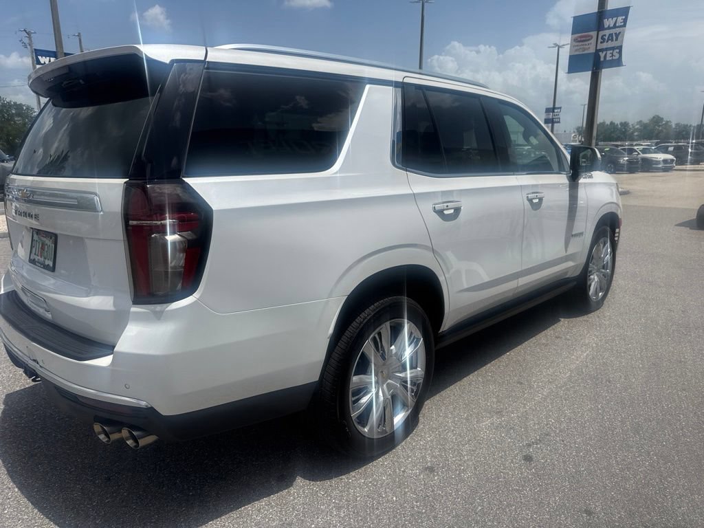 Used 2023 Iridescent Pearl Tricoat Chevrolet High Country image 5