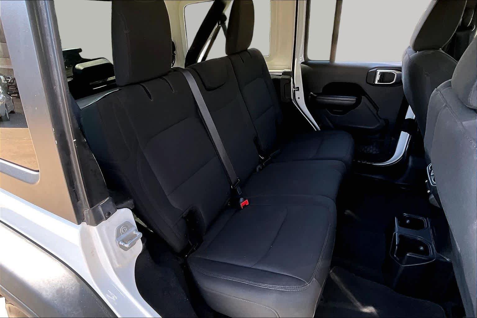 Used 2018 Bright White Clearcoat Jeep Sport S image 18