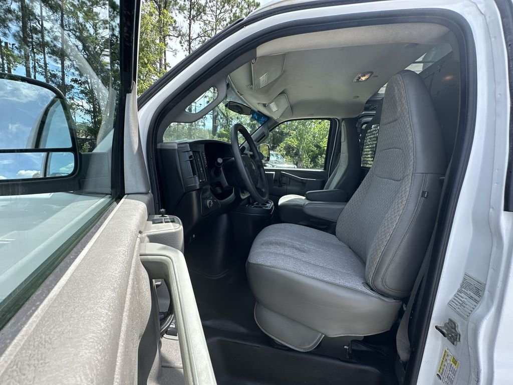 2017 Chevrolet Express Cargo Work Van - Photo 17
