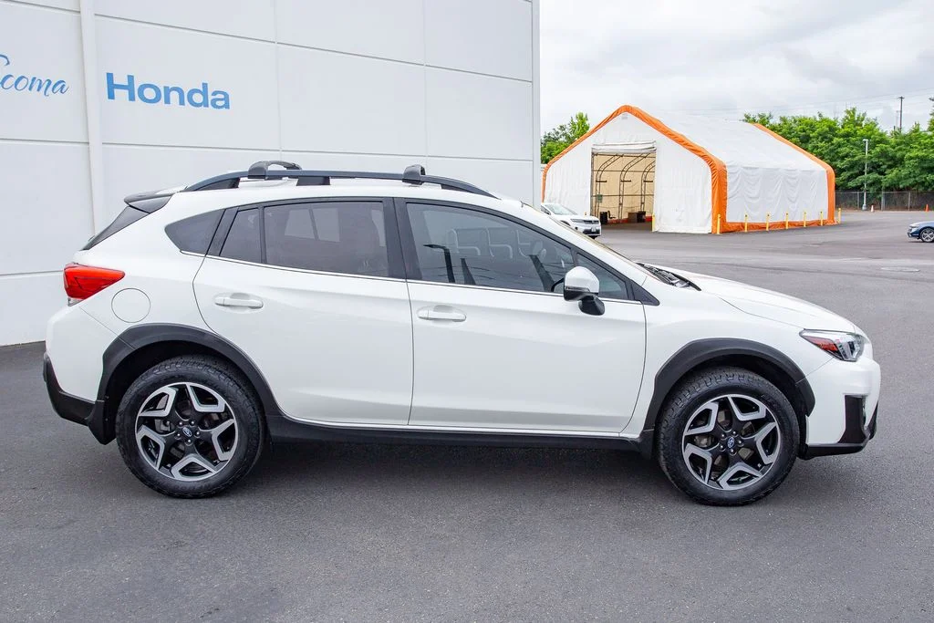 Used 2020 Crystal White Pearl Subaru Limited image 16