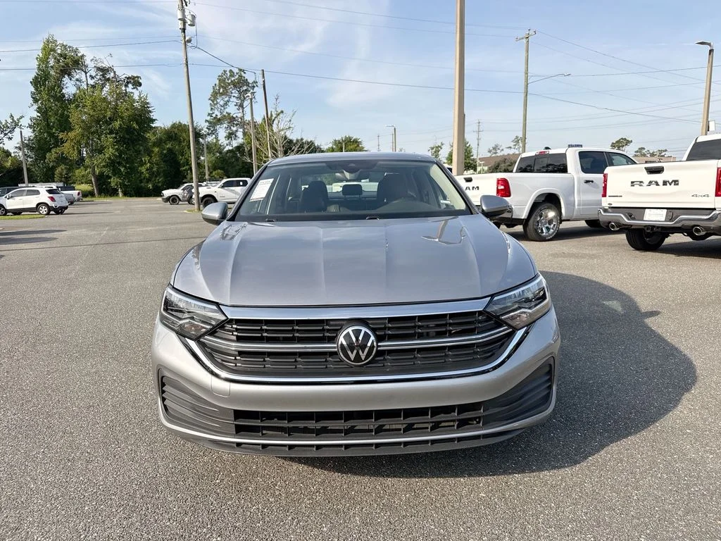 Used 2024 Platinum Gray Metallic Volkswagen 1.5T SE image 9
