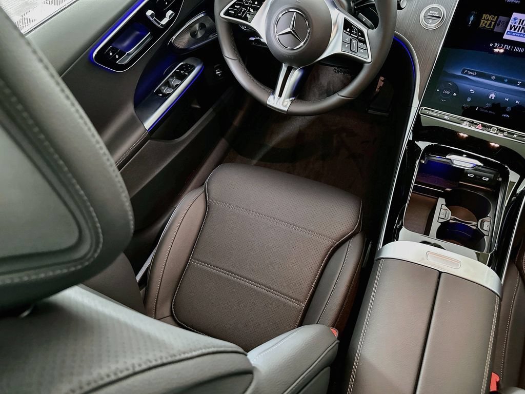 New 2026 MANUFAKTUR Patagonia Red Metallic Mercedes-Benz C 300 image 55
