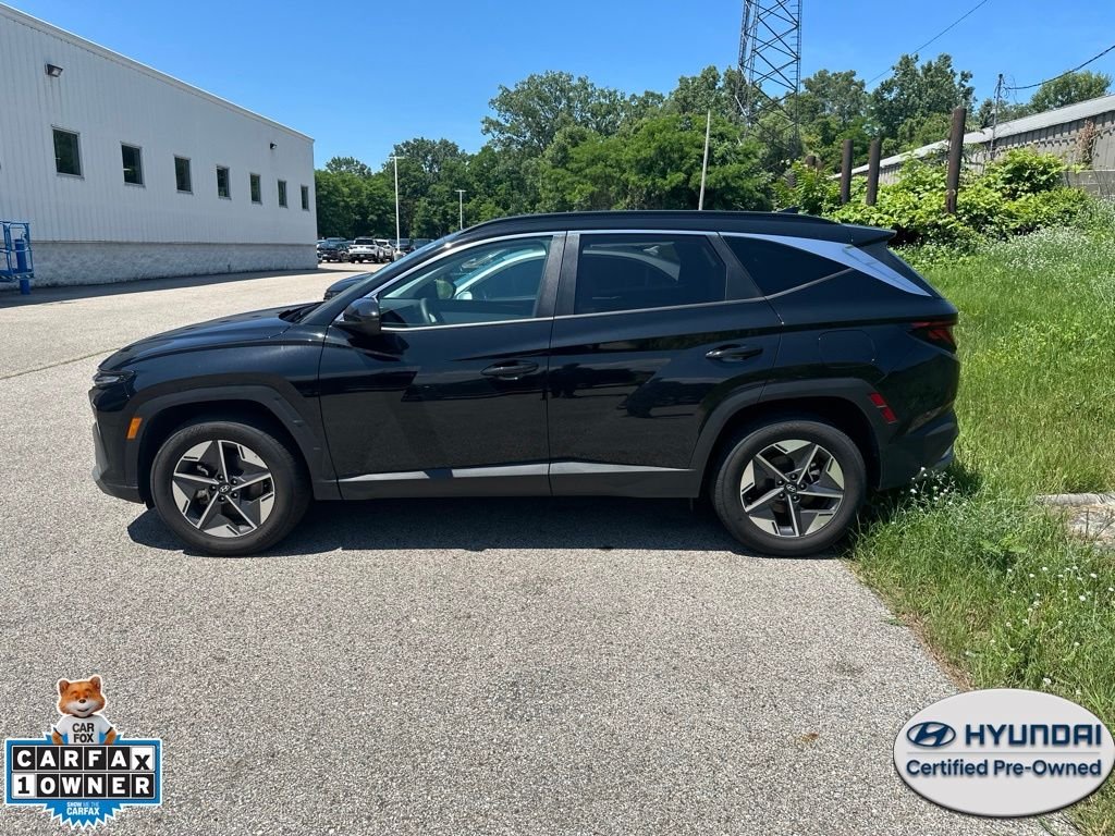 Certified Used 2025 Black Hyundai SEL image 2