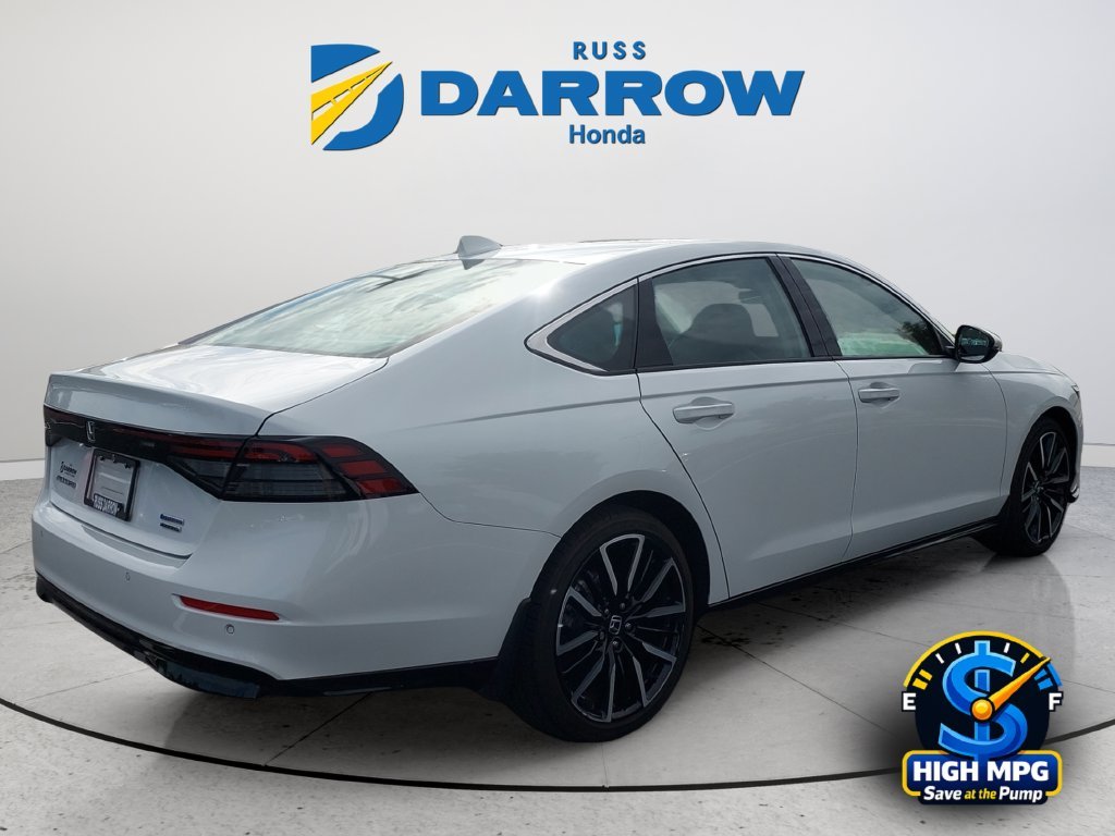 Used 2024 White Honda Touring image 5