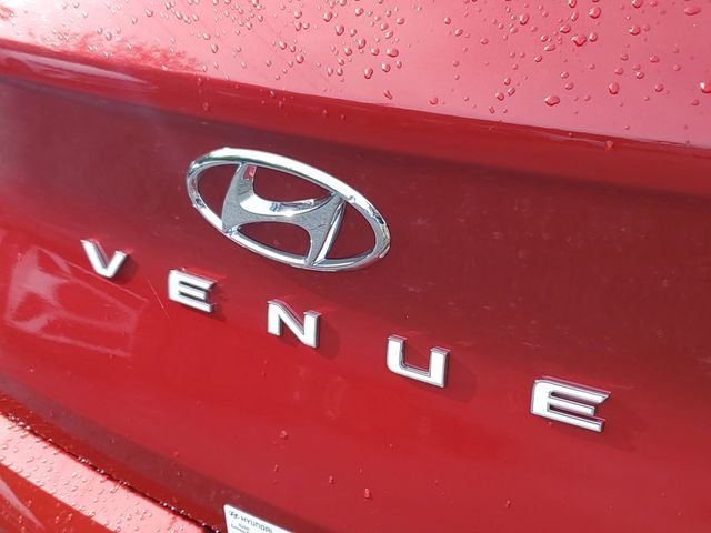 2025 Hyundai Venue Limited - Photo 7