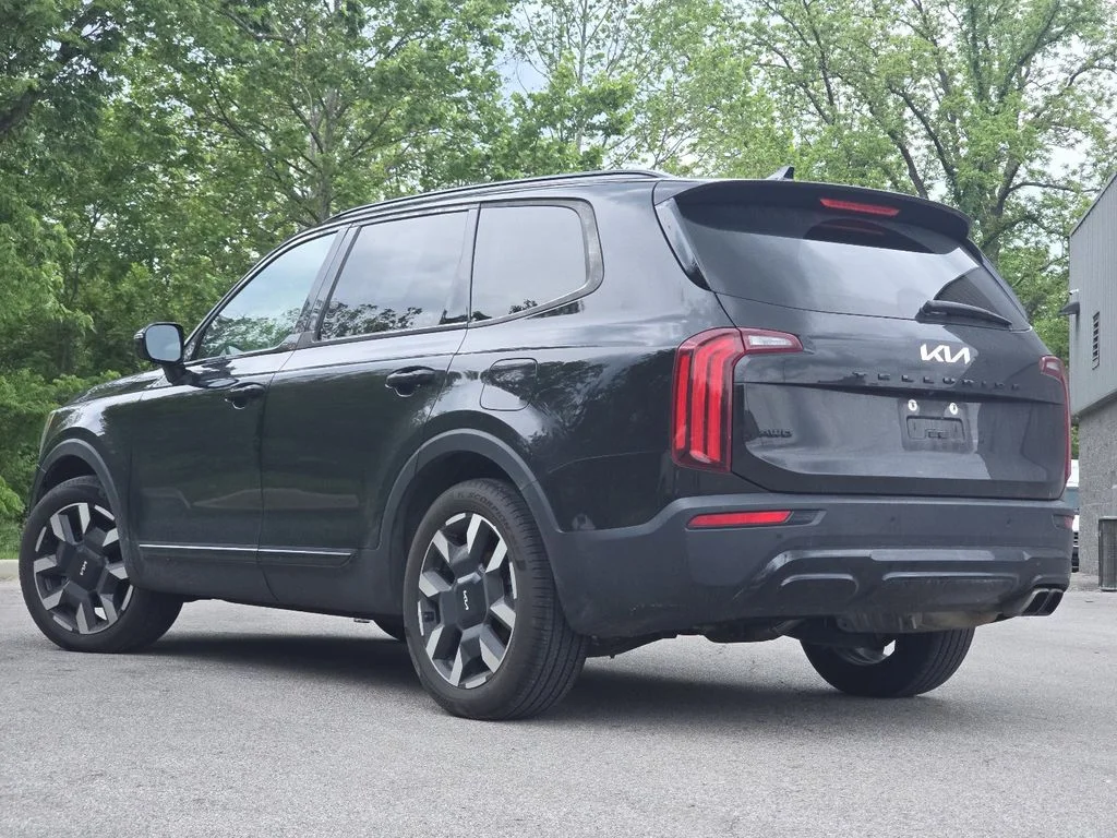 Used 2022 Black Kia SX image 16