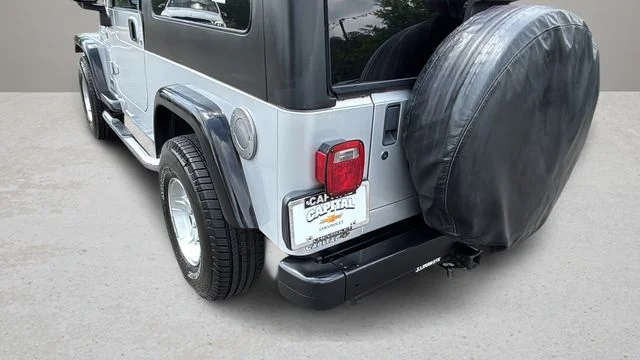 Used 2006 Silver Jeep Unlimited image 39