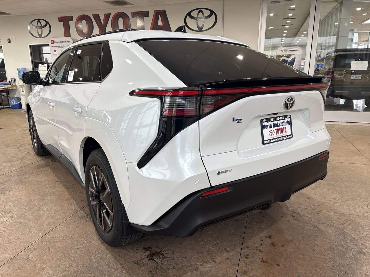 2026 Toyota bZ XLE - Photo 8