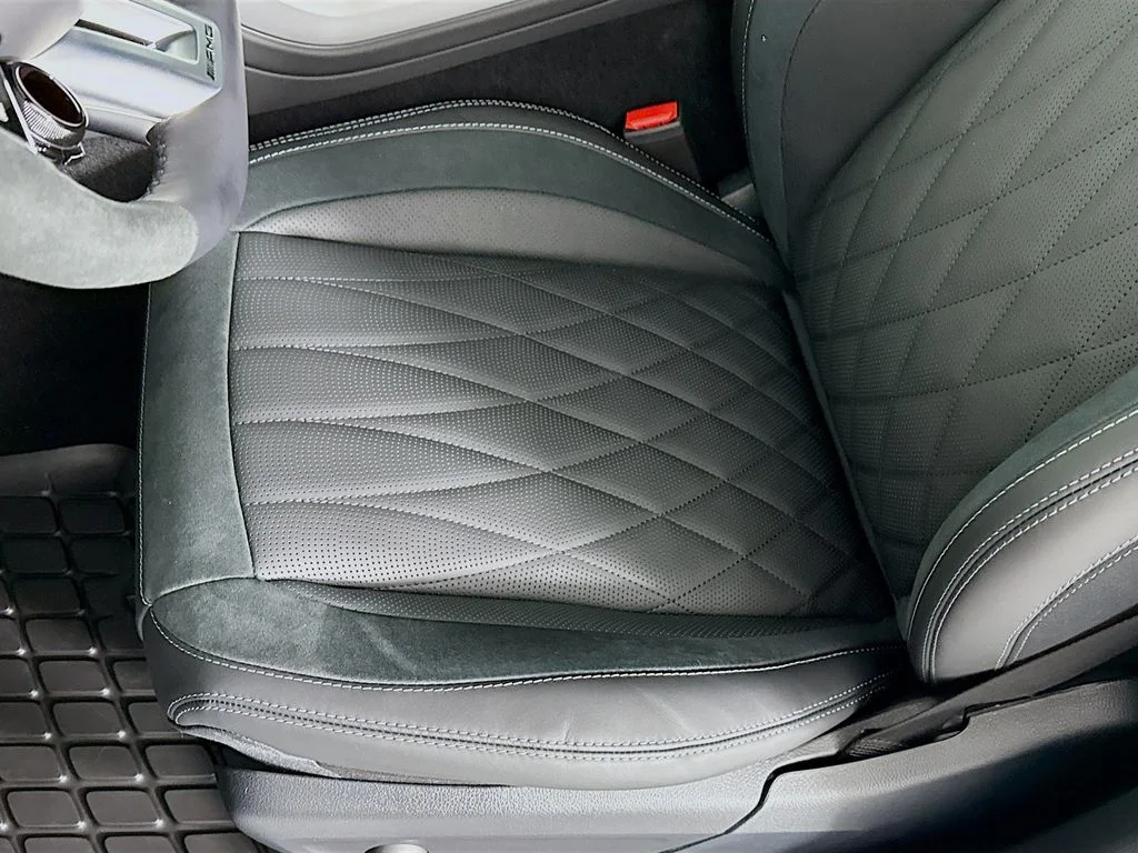 New 2026 MANUFAKTUR Moonlight White Metallic Mercedes-Benz GLE 53 AMG® image 21