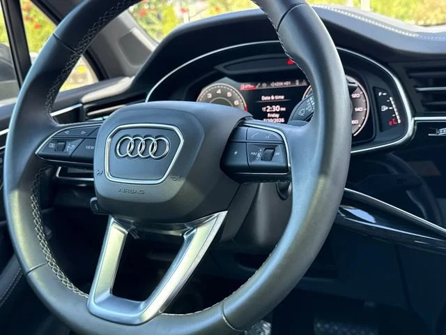 Used 2025 Mythos Black Metallic Audi 55 Premium Plus image 11