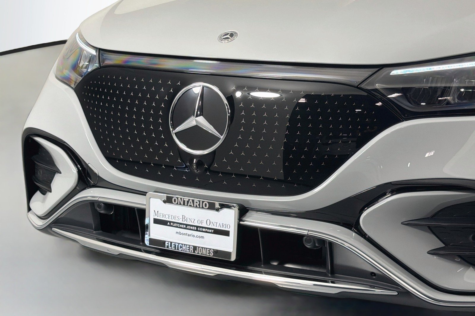 New 2027 MANUFAKTUR Alpine Grey Mercedes-Benz EQE 320+ SUV image 11