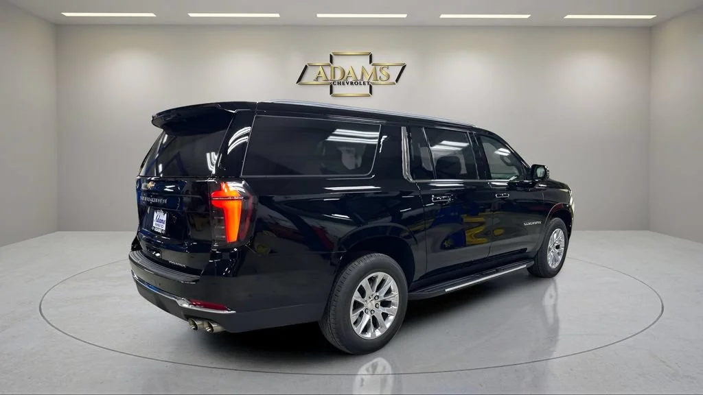 2026 Chevrolet Suburban Premier - Photo 9