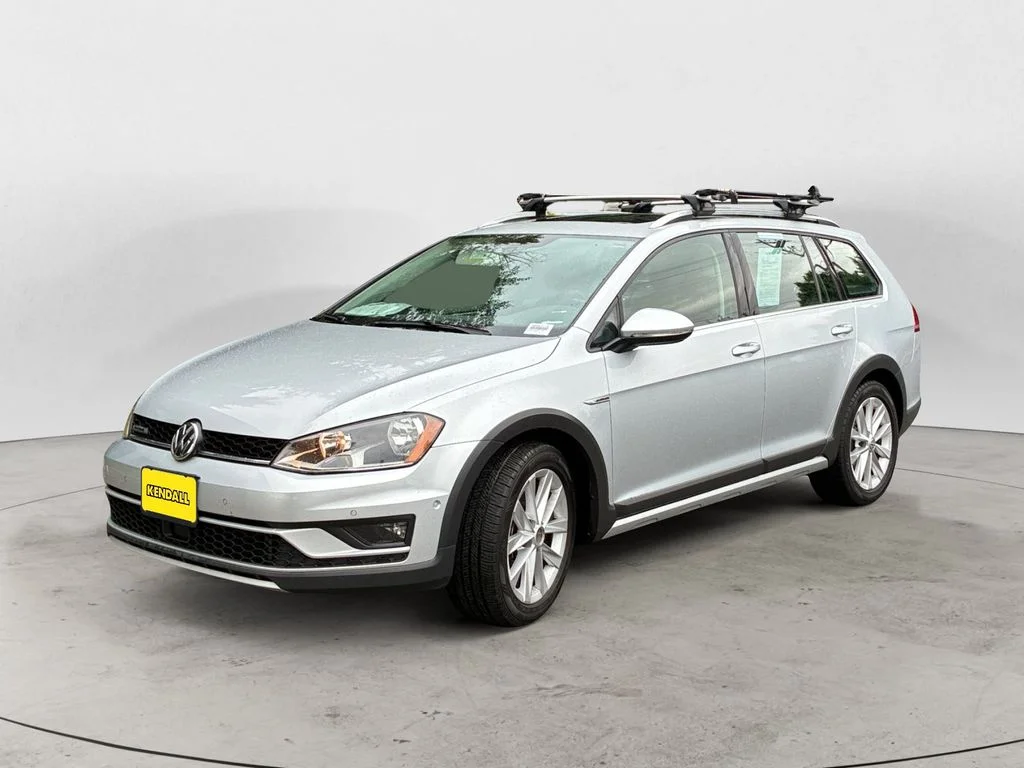 Used 2017  Volkswagen TSI S image 1