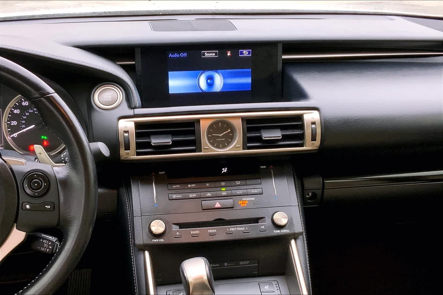 Used 2015 Starfire Pearl Lexus  image 7